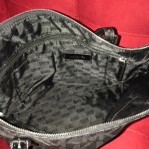 Authentic brand new michael Kors Tote - Picture 4 of 4